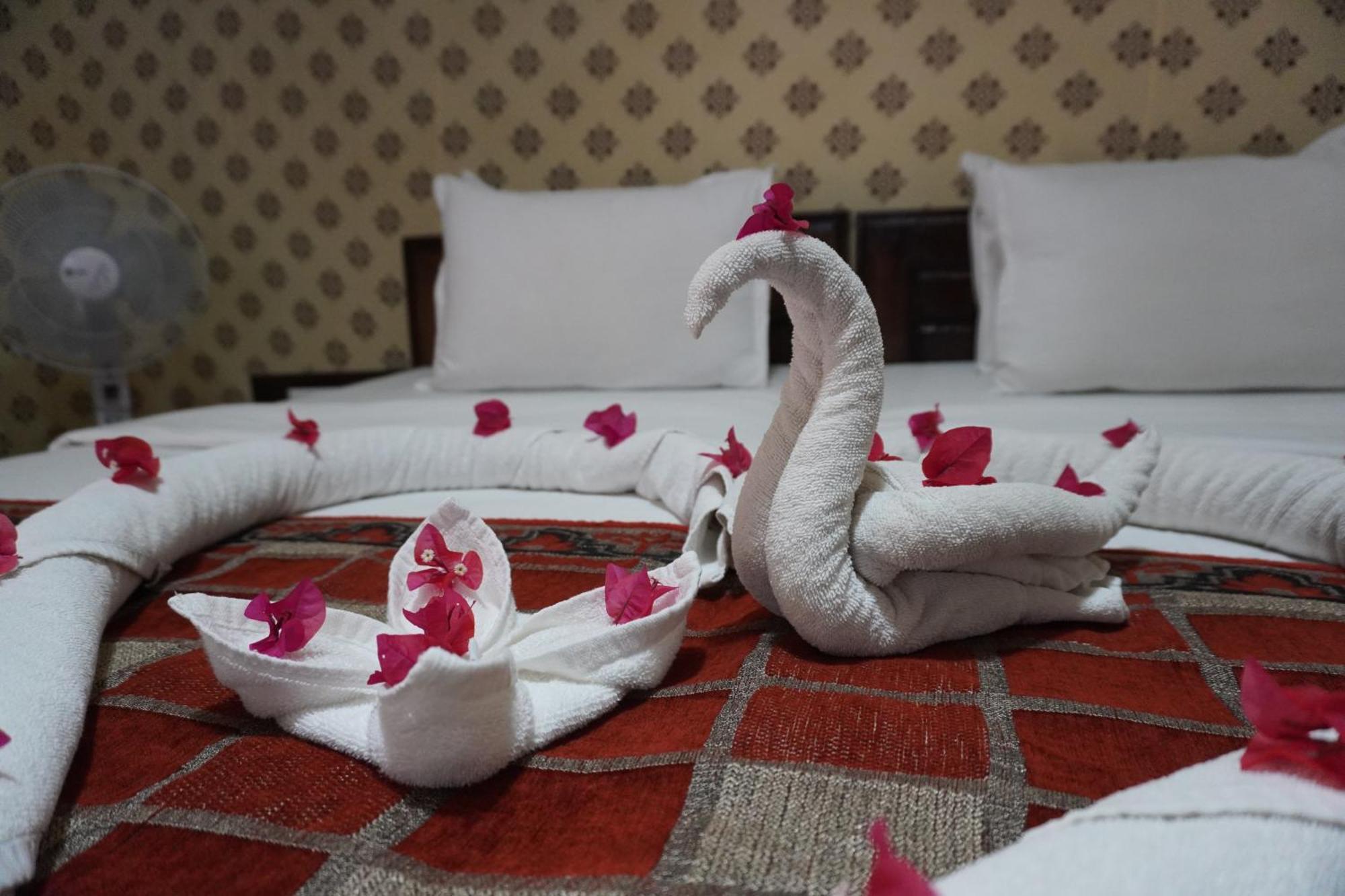 Praveg Tent City Narmada, Statue Of Unity Kevadia Екстериор снимка
